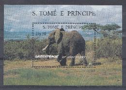 Фауна . 1996 год.  Сан Томе и Принсипи. Слон.